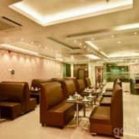 Hotel Sumith Palace Pondichéry Extérieur photo
