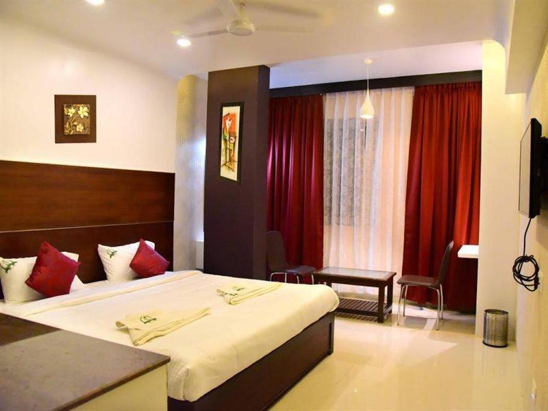 Hotel Sumith Palace Pondichéry Extérieur photo