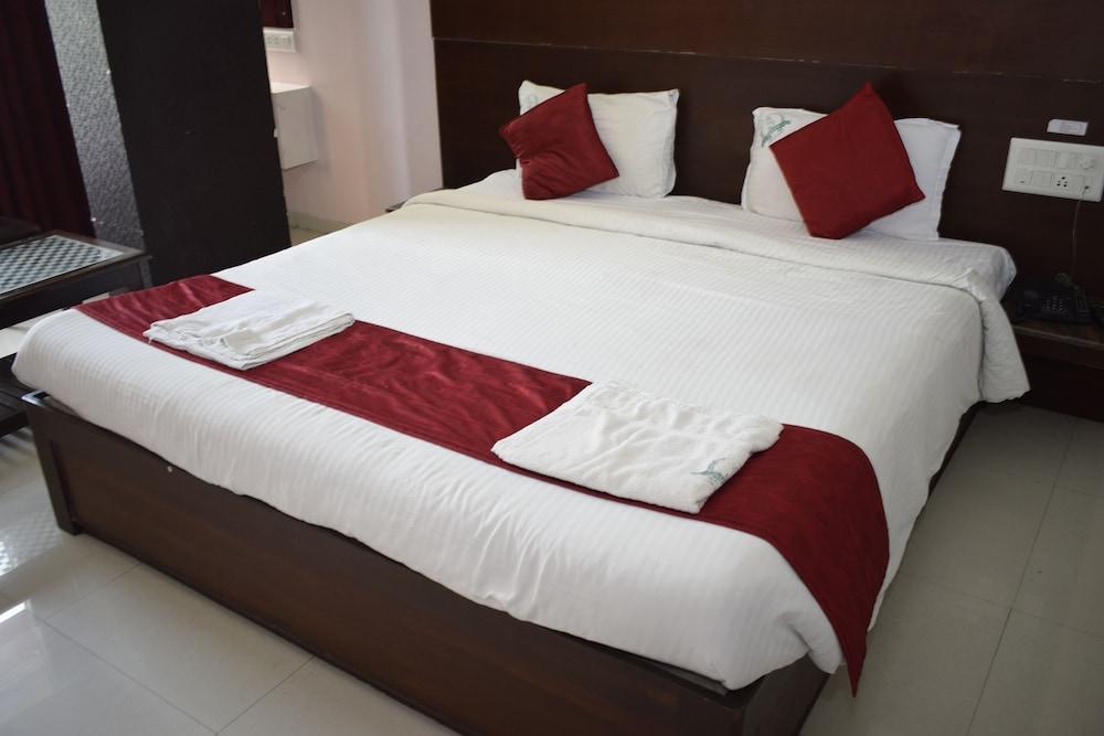 Hotel Sumith Palace Pondichéry Extérieur photo