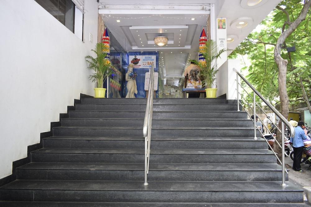 Hotel Sumith Palace Pondichéry Extérieur photo